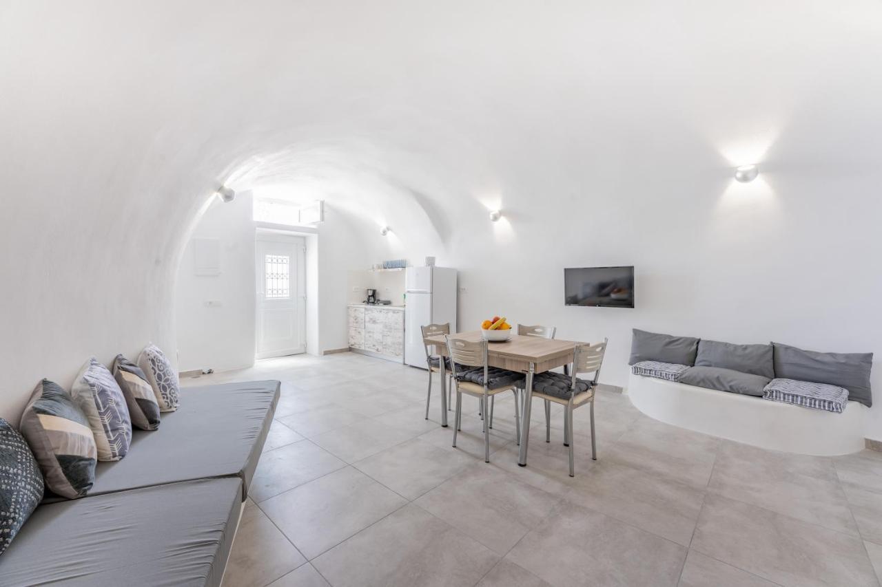 Nomikos Mansion Apartment คาร์เทราดอส ภายนอก รูปภาพ