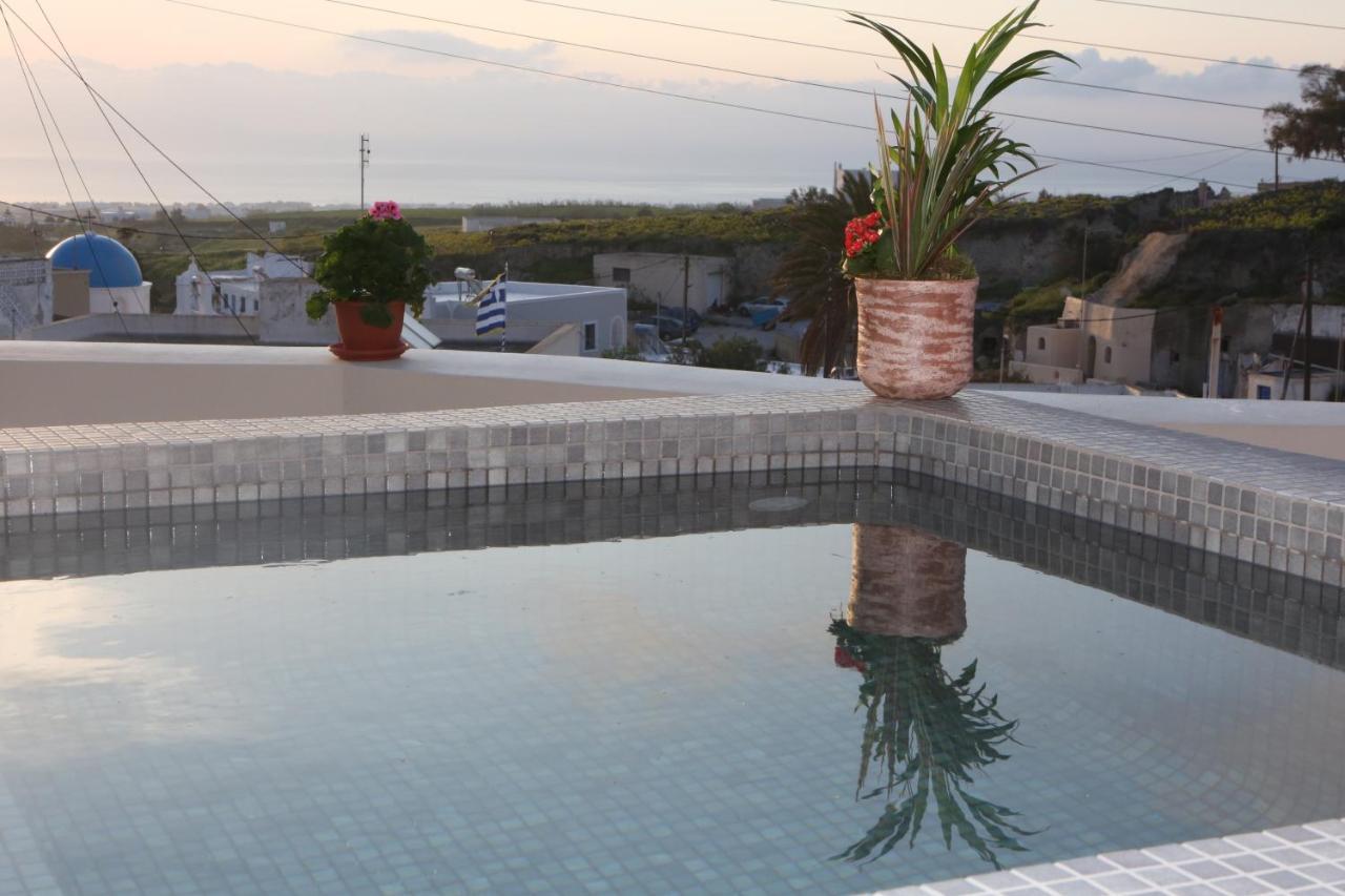 Nomikos Mansion Apartment คาร์เทราดอส ภายนอก รูปภาพ