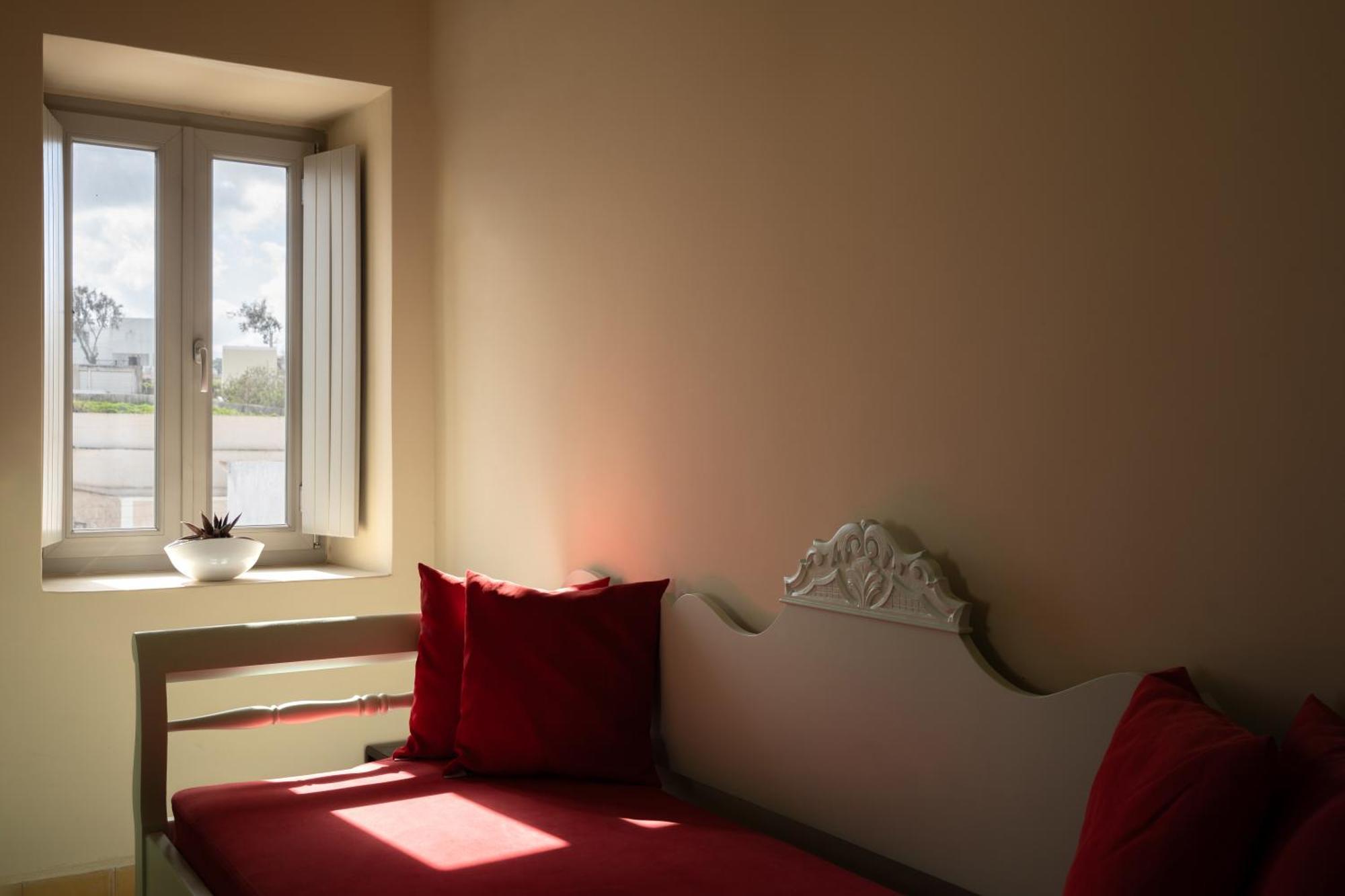 Nomikos Mansion Apartment คาร์เทราดอส ภายนอก รูปภาพ