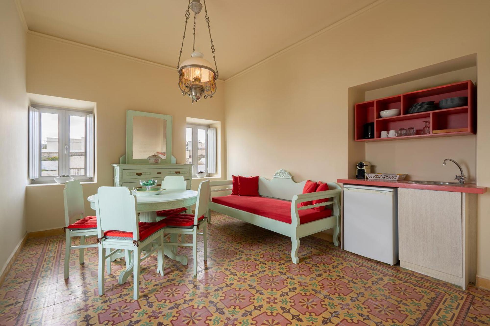 Nomikos Mansion Apartment คาร์เทราดอส ภายนอก รูปภาพ