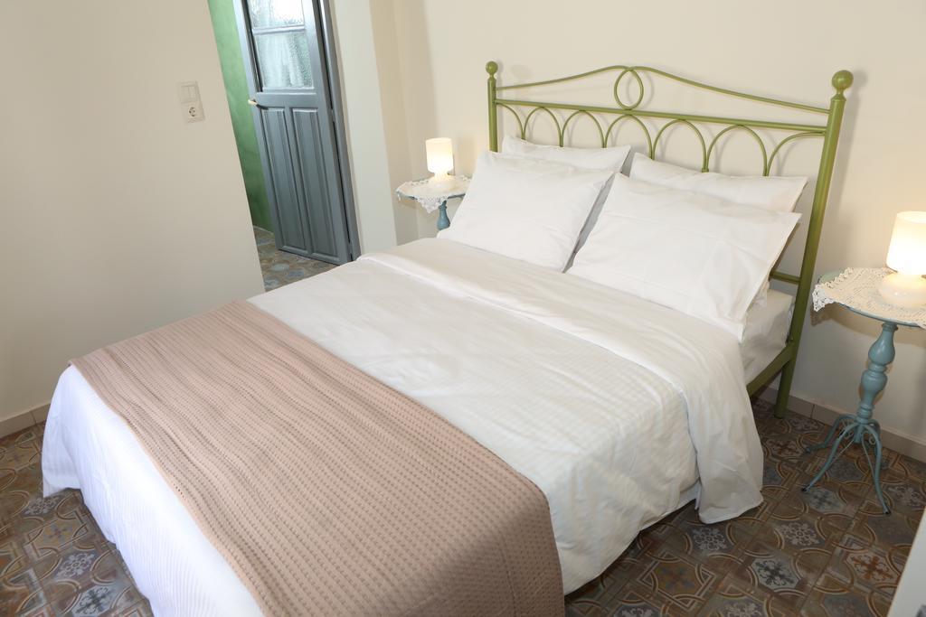 Nomikos Mansion Apartment คาร์เทราดอส ภายนอก รูปภาพ